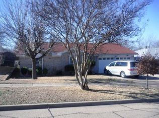 913 SE 3rd St, Grand Prairie, TX 75051