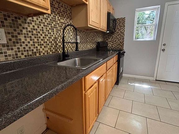 3rd image of 24 E Abbottsford Ave Floor 1