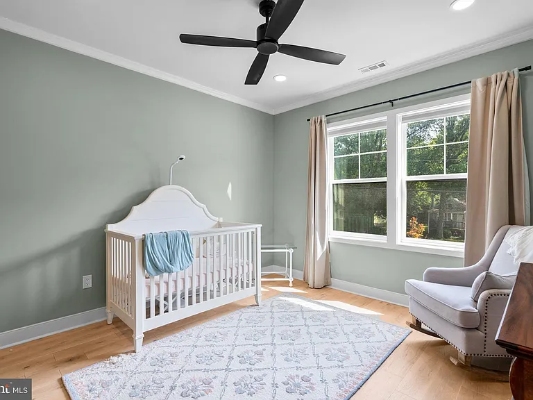 2854 Fairmont St — Photo 23