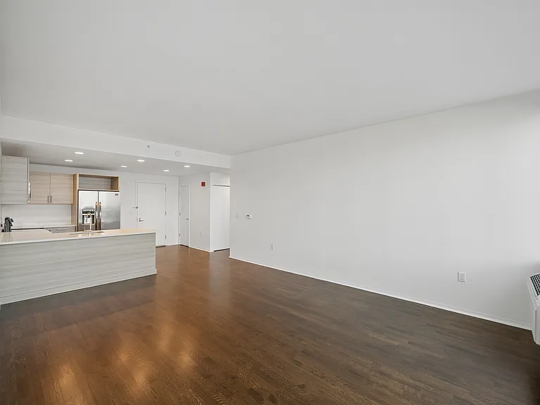 2032 1/2 Hudson St #503 — Photo 6