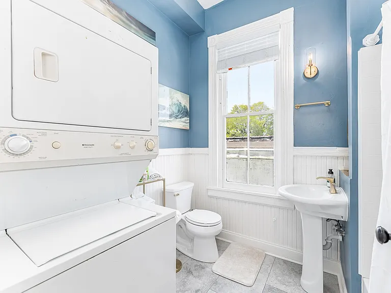318 W Duffy St #B — Photo 14