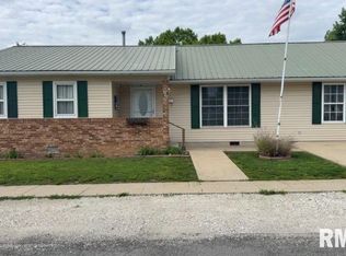 222 Ayres St, White Hall, IL 62092