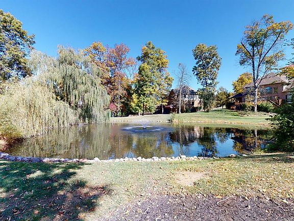 3rd image of 4468 Longwood Ct
