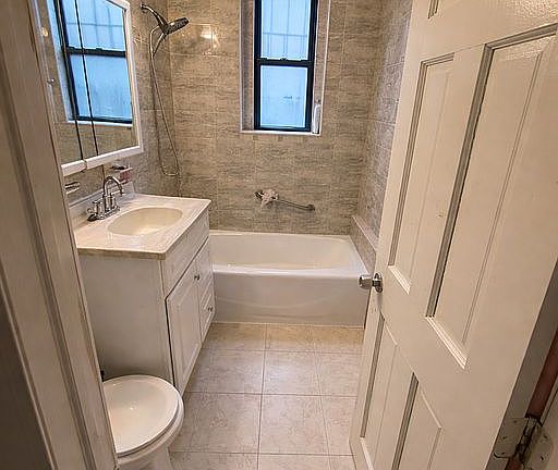 2nd image of 62-64 Saunders St APT R1