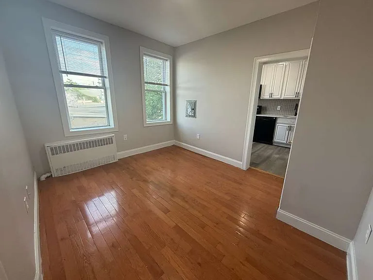 6310-12 Broadway #44 — Photo 4