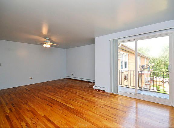 4th image of 1725 W Touhy Ave APT 6
