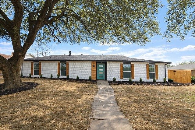 1st image of 1205 Villa Downs Dr