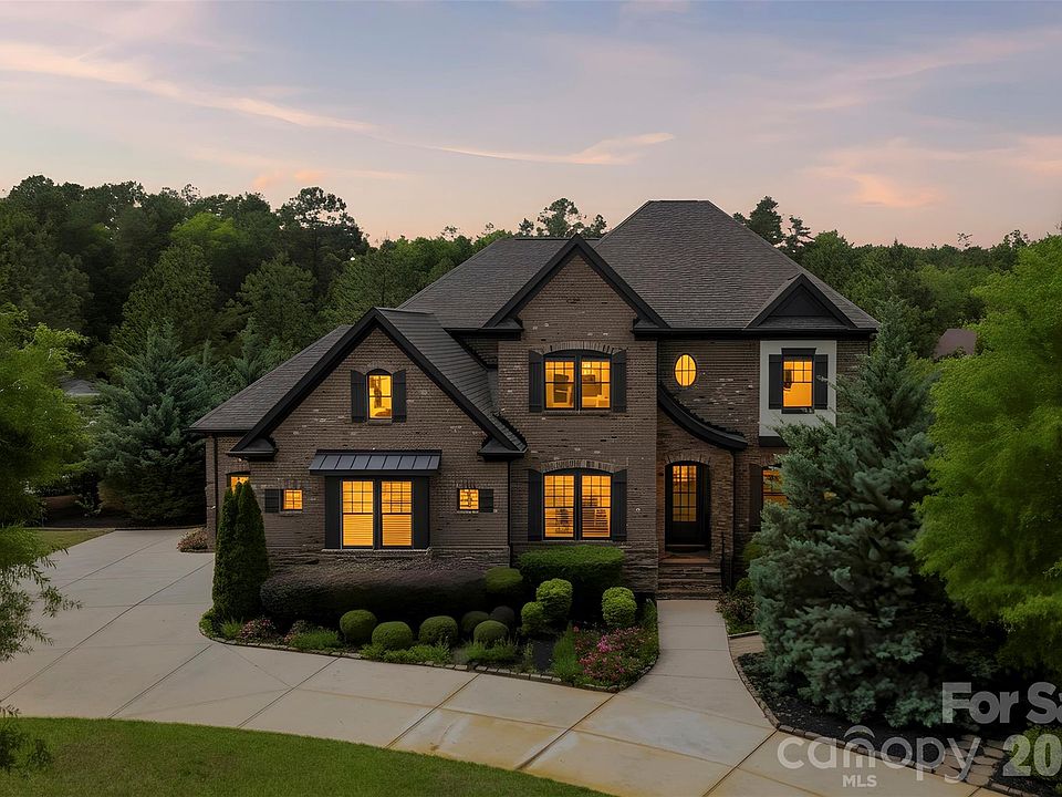 1st image of 1009 Princessa Dr