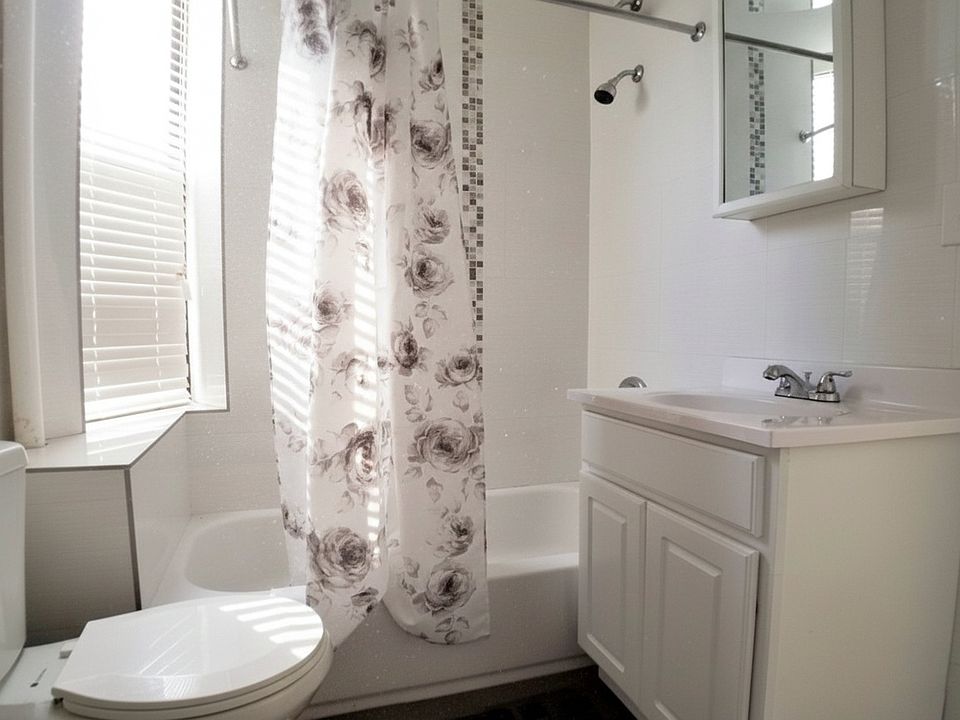 2nd image of 837 Bedford Ave APT 2C