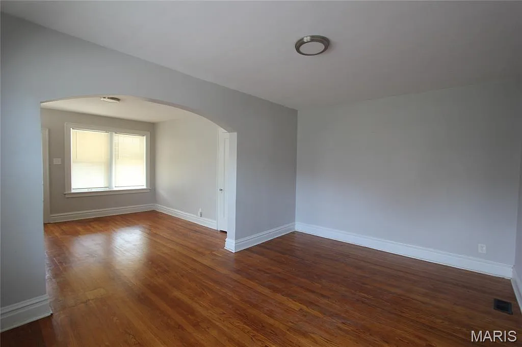 1 bed, 1.0 bath, 900 sqft, $1,050 — Photo 4