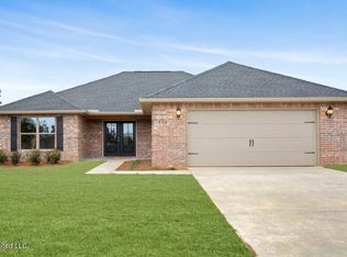 19548 Rudd Dr, Saucier, MS 39574