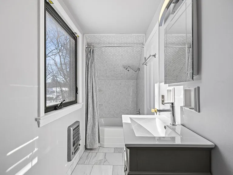 25 Brookwood Rd #HOUSE — Photo 14
