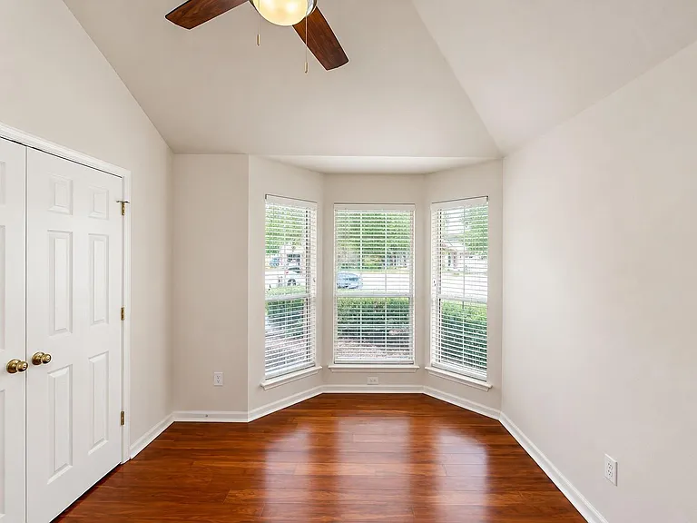 20410 Nelva Park Ct — Photo 8