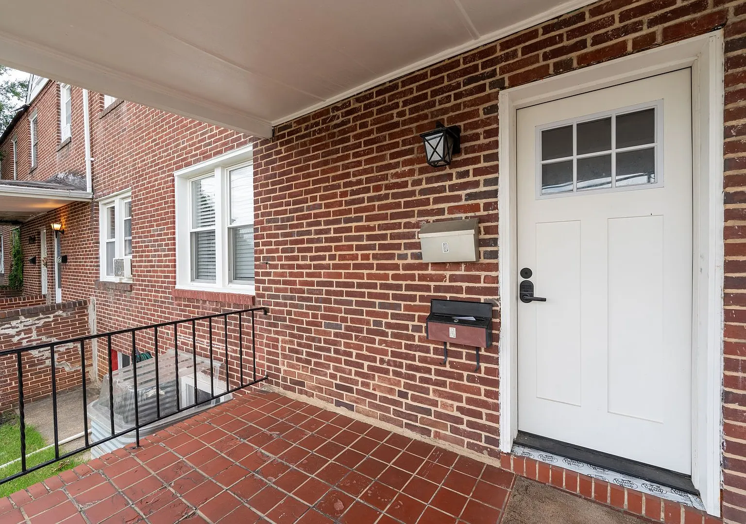 1047 Desoto Rd. — Photo 2