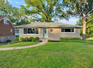 8816 Glenwood Dr, Saint Louis, MO 63126