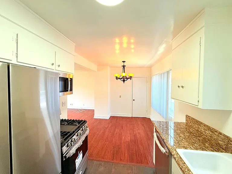 8130 Norton Ave, West Hollywood — Photo 38