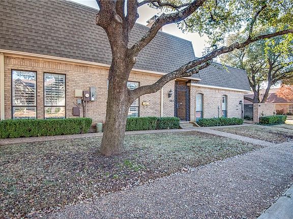 2nd image of 3012 Stonehenge Ln