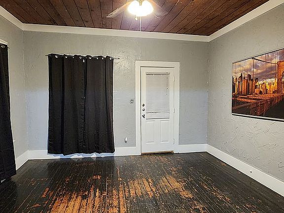 5th image of 1901 Vincent St