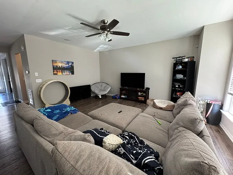 866 Tunisian Dr — Photo 2