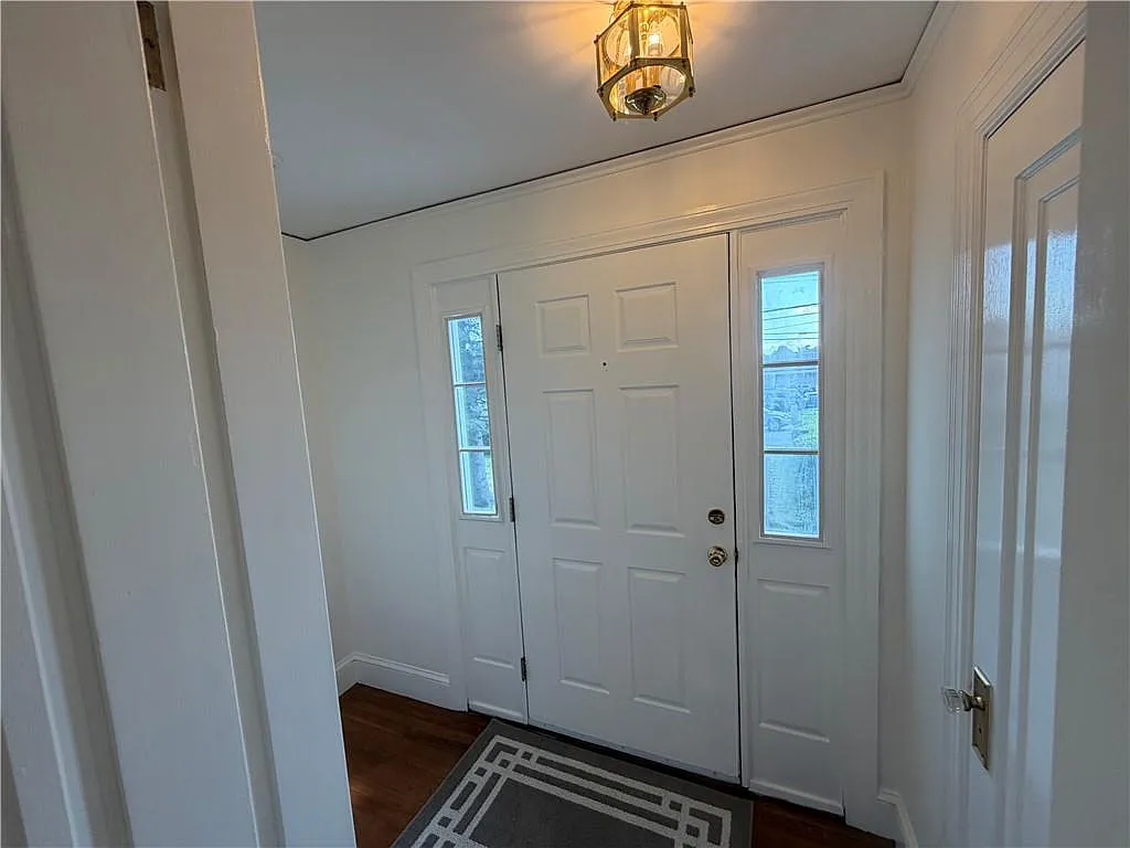 2 bed, 1.0 bath, 1136 sqft, $2,200 — Photo 3