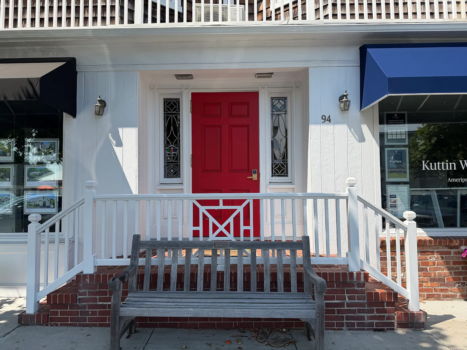 Renovated Studio in the Heart of Westhampton Beach — Photo 1