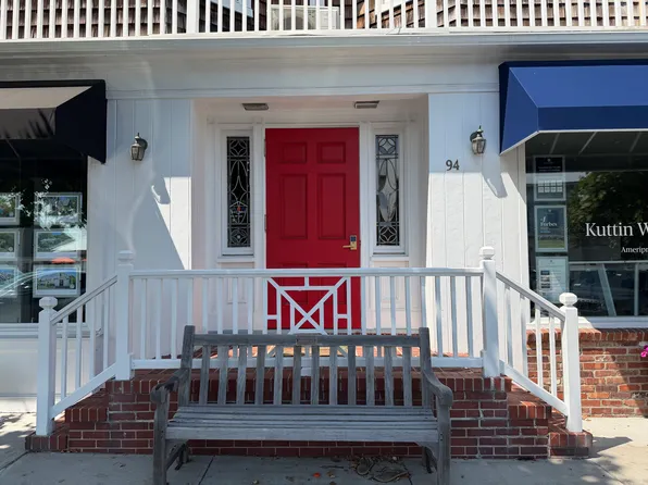 94 Main St #3, Westhampton Beach, NY 11978
