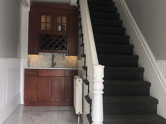 3rd image of 115 Caroline St