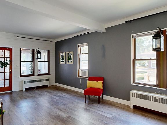 3rd image of 615 Pine St