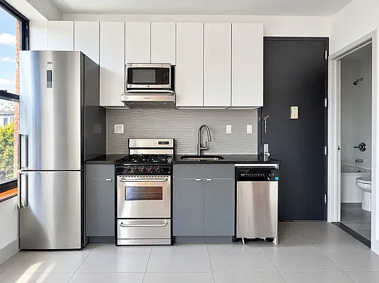 Kitchen, photo 1