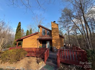 397 Shumont Est, Lake Lure, NC 28746