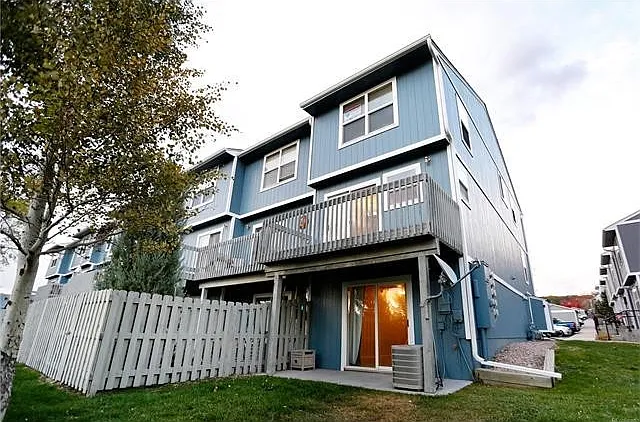 1898 Oakcrest Cir #1-O — Photo 1