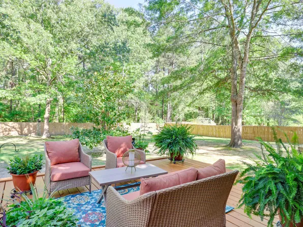 393 Windy Ln, Longview, TX 75602