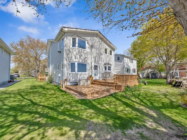 545 Lakeview Ave, Essex, ON N0R 1G0