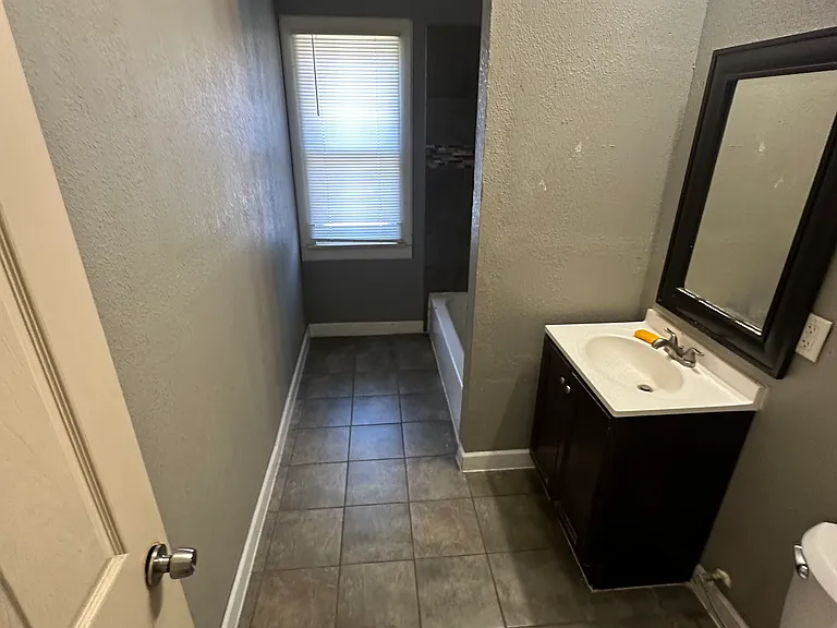 2219 N Sherman Blvd — Photo 11