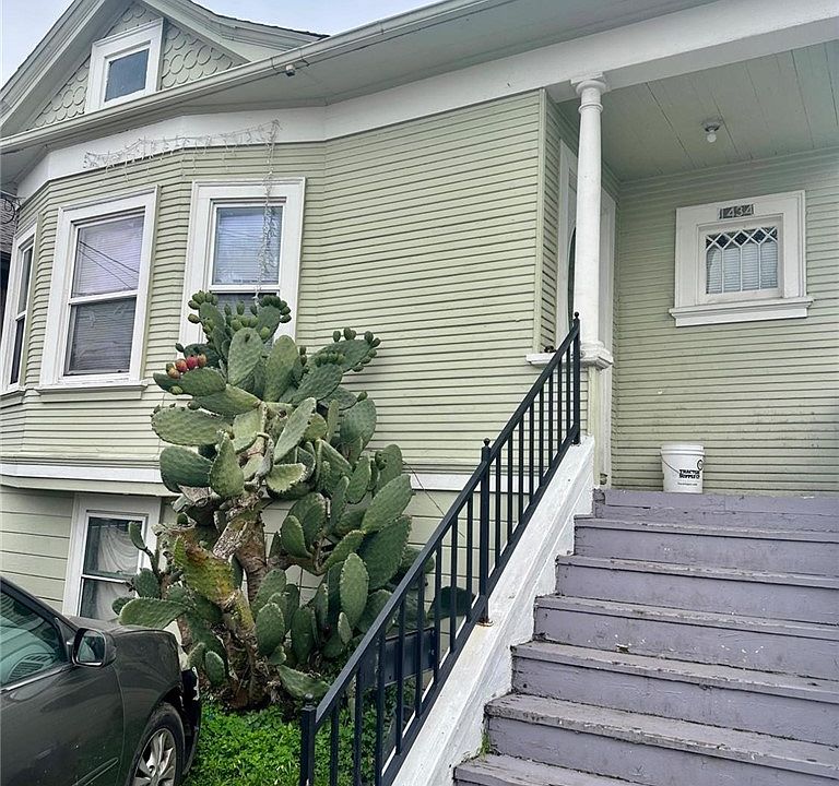 1st image of 1434 40th Ave