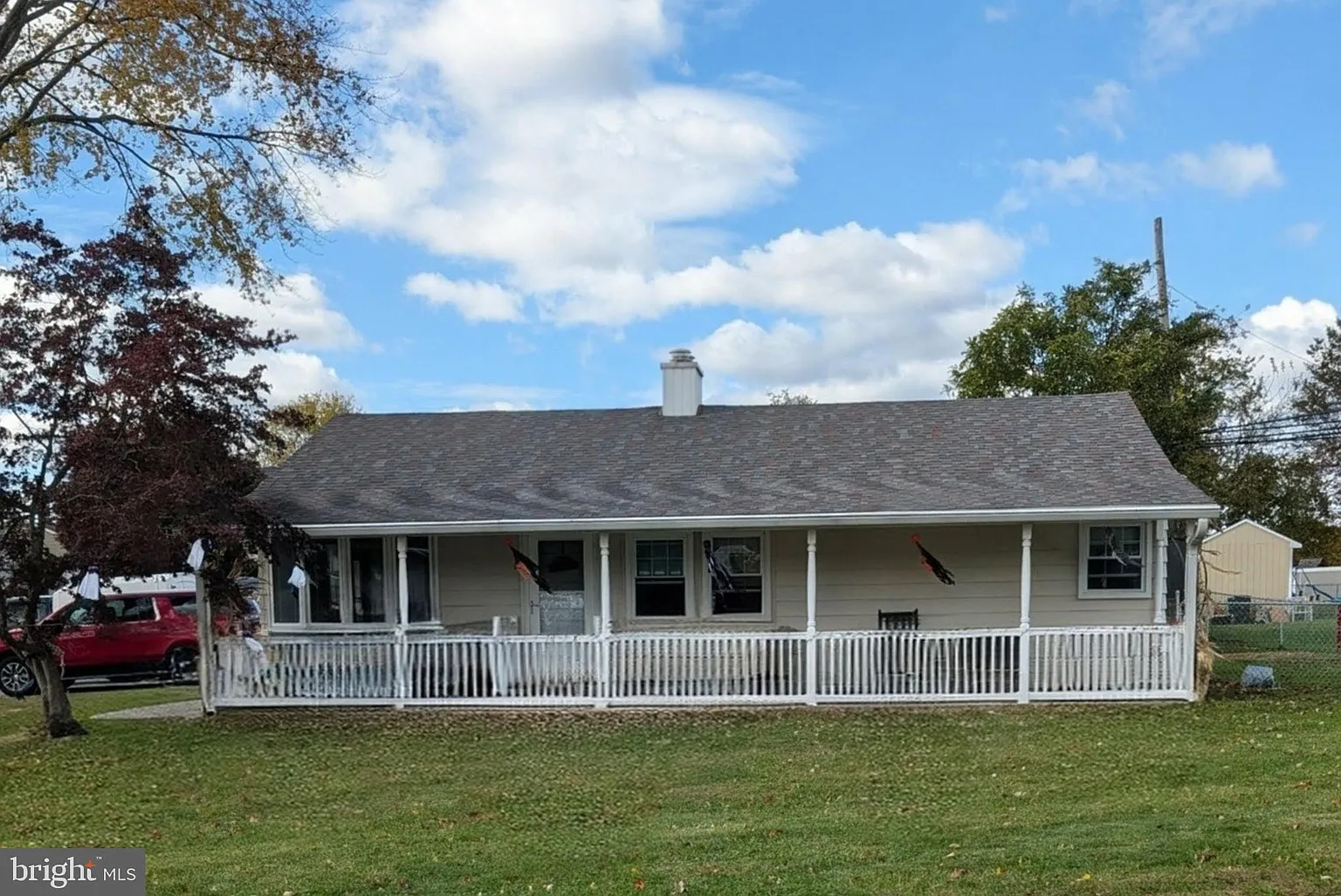 243 Wyandotte Rd photo 1