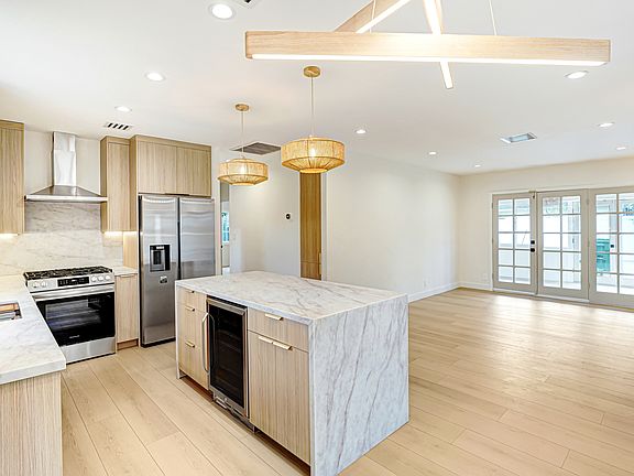 3rd image of 5223 Alhama Dr #A