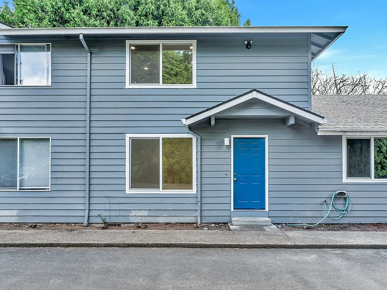 5210-5232 SE Rinearson Rd #5230 — Photo 1