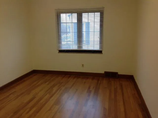 4551 Grayton Rd — Photo 10
