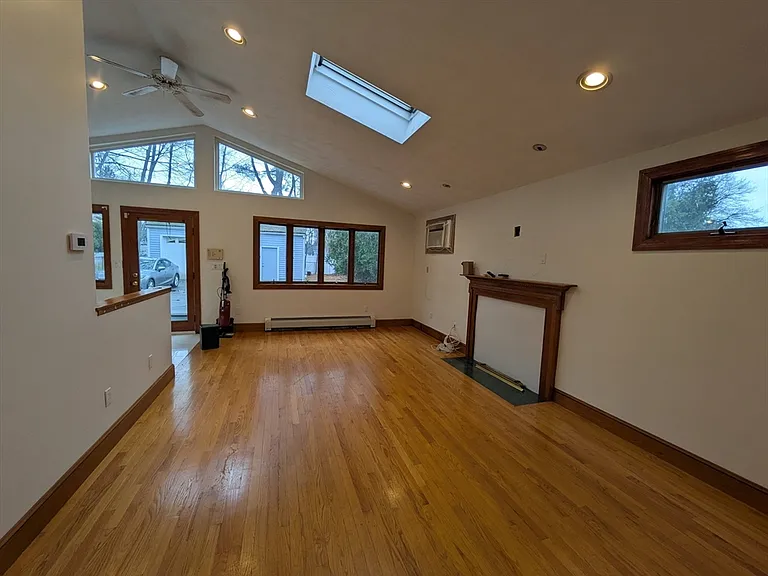 16 Nathaniel Rd — Photo 5