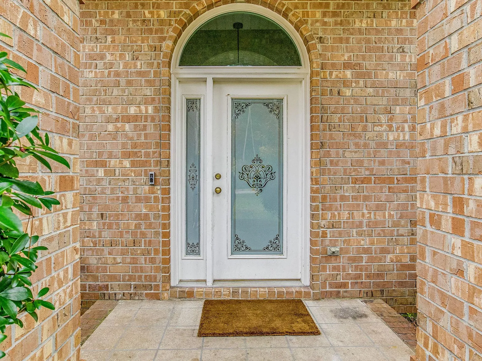 4 bed, 2219 sqft, $2,900 — Photo 2