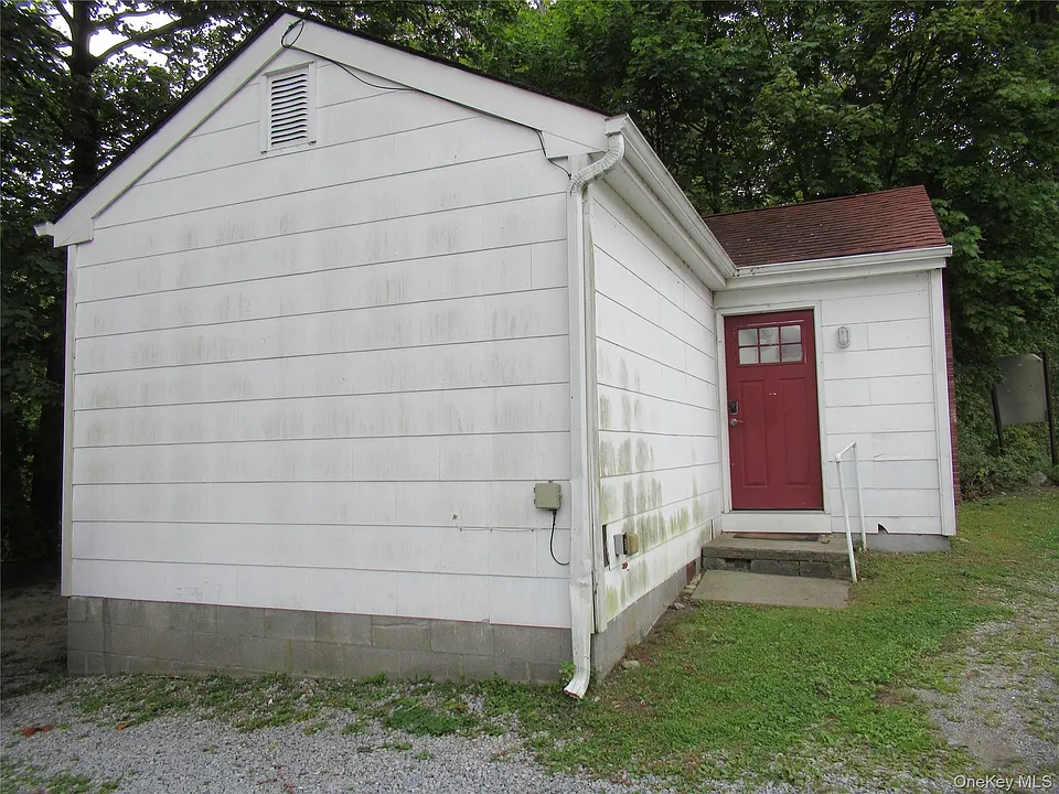 1 Oscawana Lake Rd #1