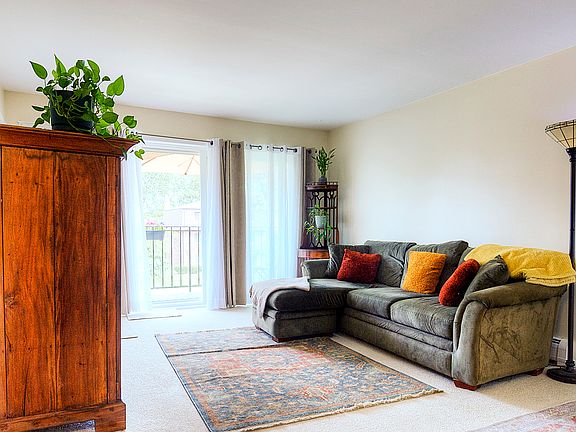 5th image of 1212 Whispering Hills Ct APT 3B