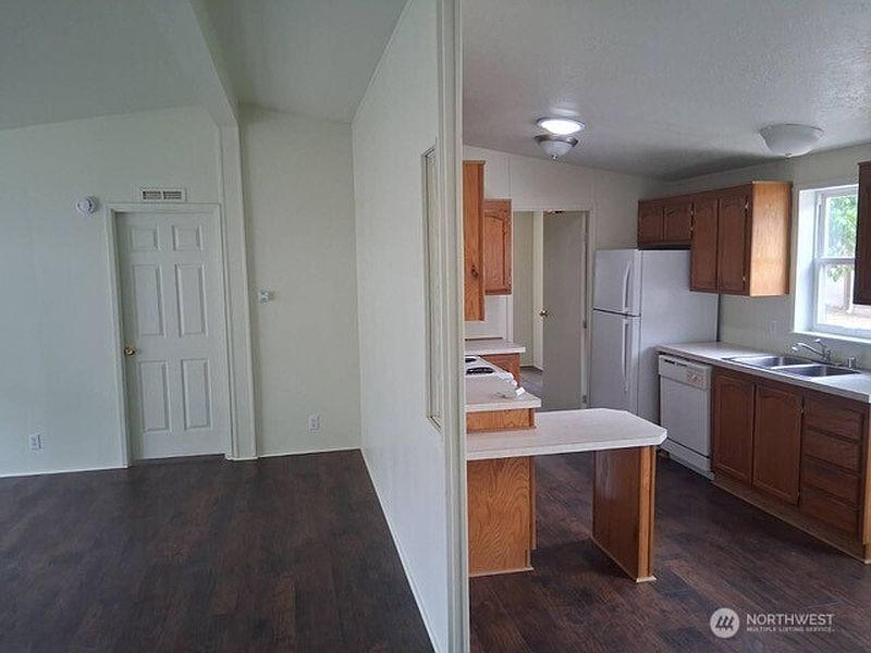 4th image of 915 Union Mills Road #11