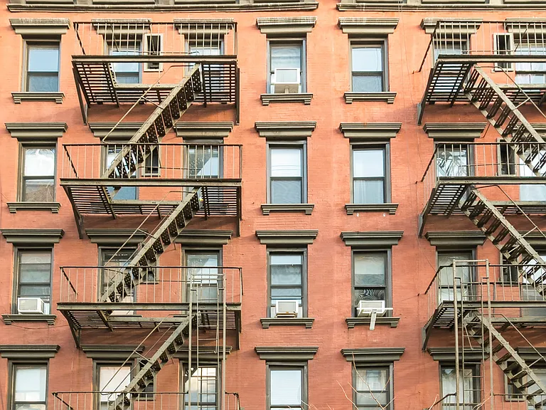 250 Elizabeth St #2 — Photo 9