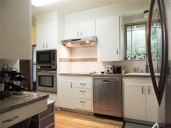 4th image of 3110 White Rock Dr
