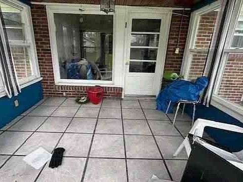 5th image of 7037 Ridge Rd