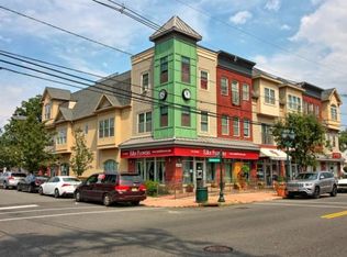 1090 Amboy Ave #207, Edison, NJ 08837