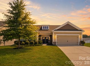 294 Robinwood Ln, Lake Wylie, SC 29710