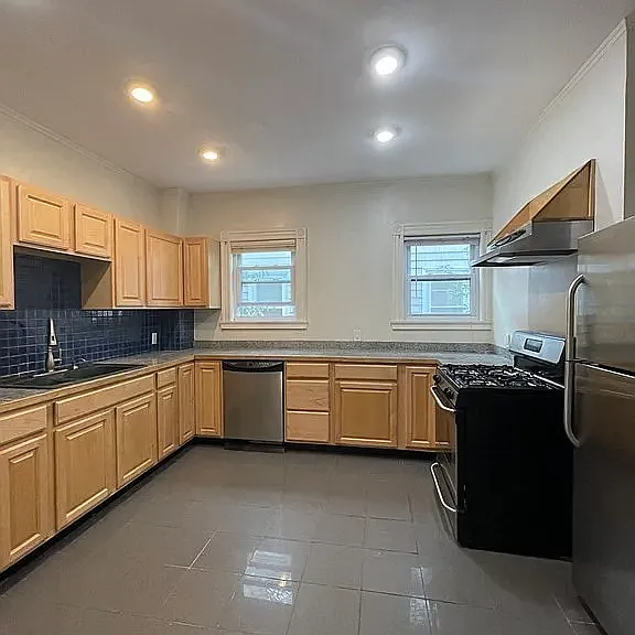 18 Walden St #18 — Photo 7